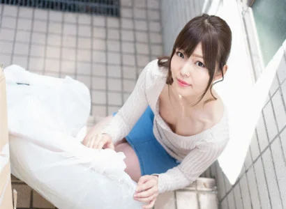 Người đàn bà mặc hở hang ra vứt rác và cái kết đáng nhớ nhất